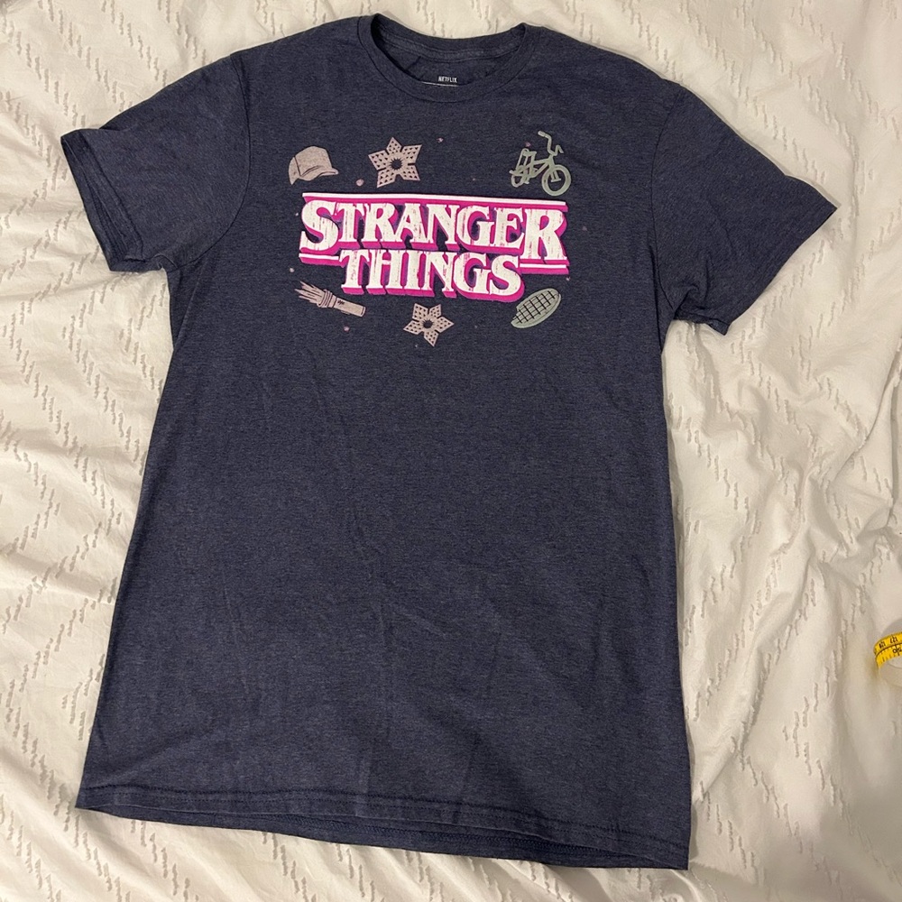 Stranger Things Unisex Adult Size Medium Short Sleeve T-Shirt Netflix Blue Pink